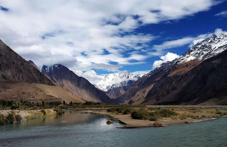 Wakhan valley jeep tour and Bartang trekking
